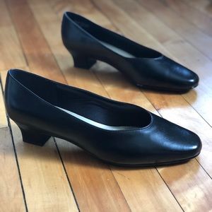 NWB A Hush Puppies Company Black Slip On